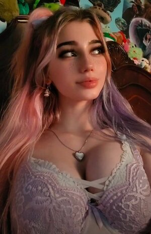 Luna Pearl nude 9