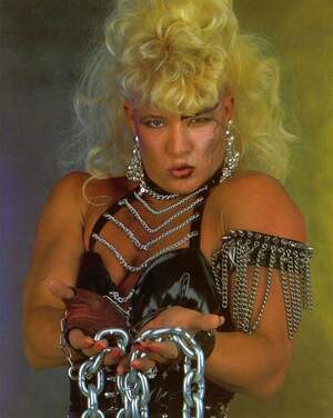 Luna Vachon nude 4