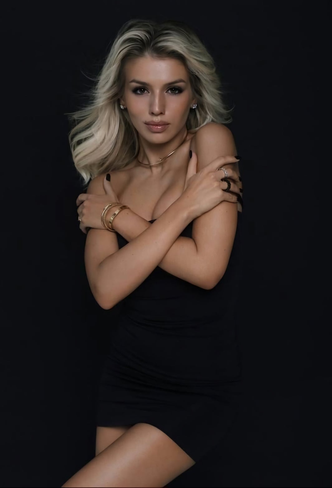 Lusia Chebotina nude 10