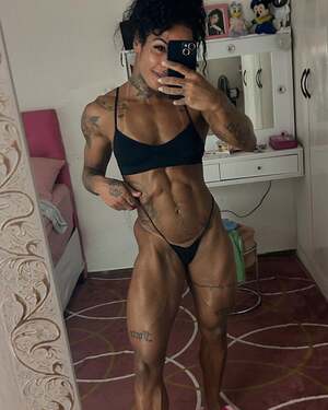 Luu01mel nude 5