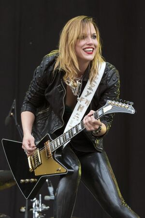 Lzzy Hale nude 7