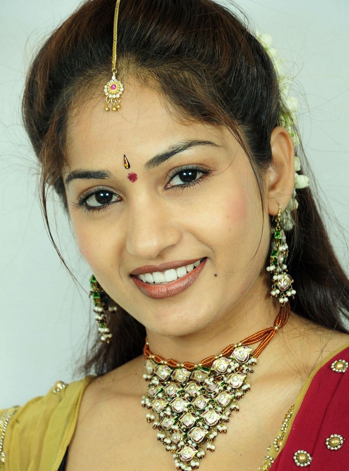 Maadhavi Latha nude 12