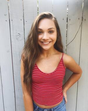Maddie Ziegler nude 11