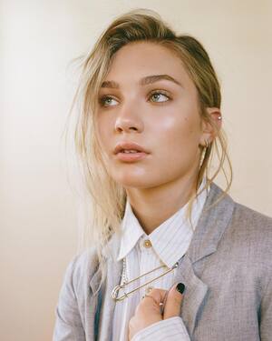 Maddie Ziegler nude 8