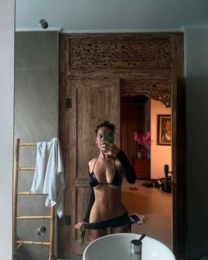 Maddison Sutton nude 4