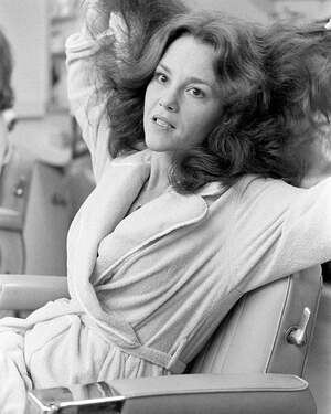 Madeline Kahn nude 8