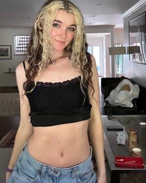 Madi Ruve nude 6