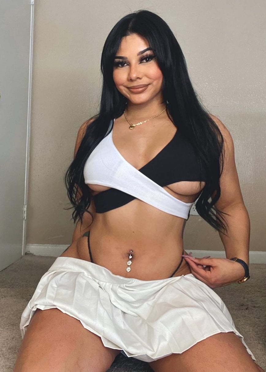 Madian Molina nude 4
