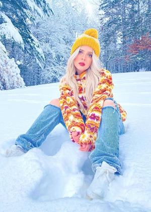 Madilyn Bailey nude 2