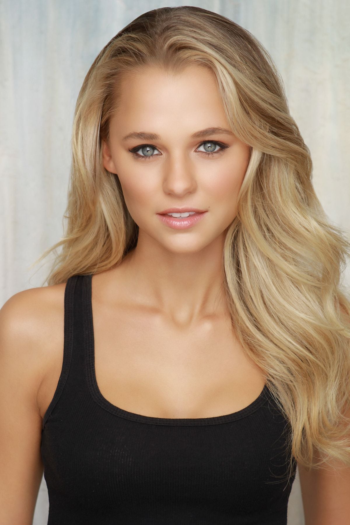 Madison Iseman nude 5