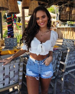 Madison Pettis nude 2