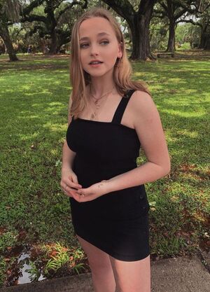 Madison Wolfe nude 4