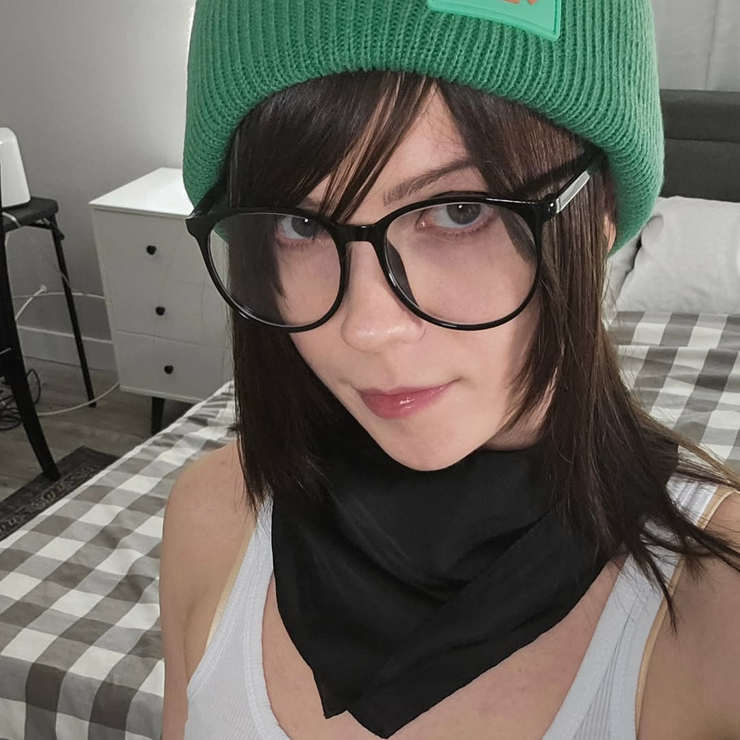 MafiaJinx nude 4