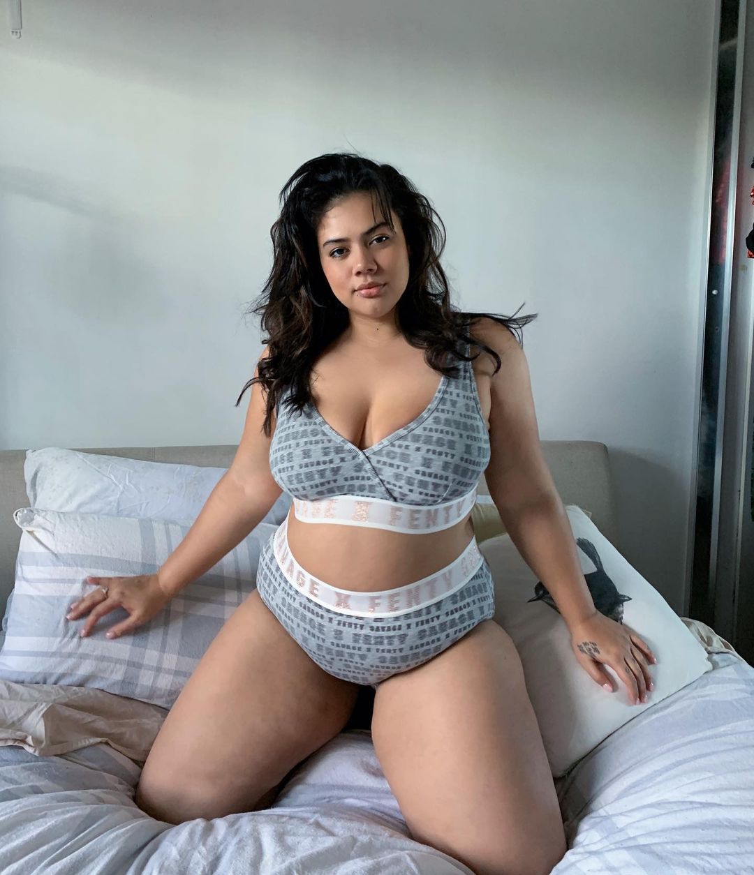 Mahalia Handley nude 12