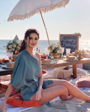 Mahlagha Jaberi nude 4