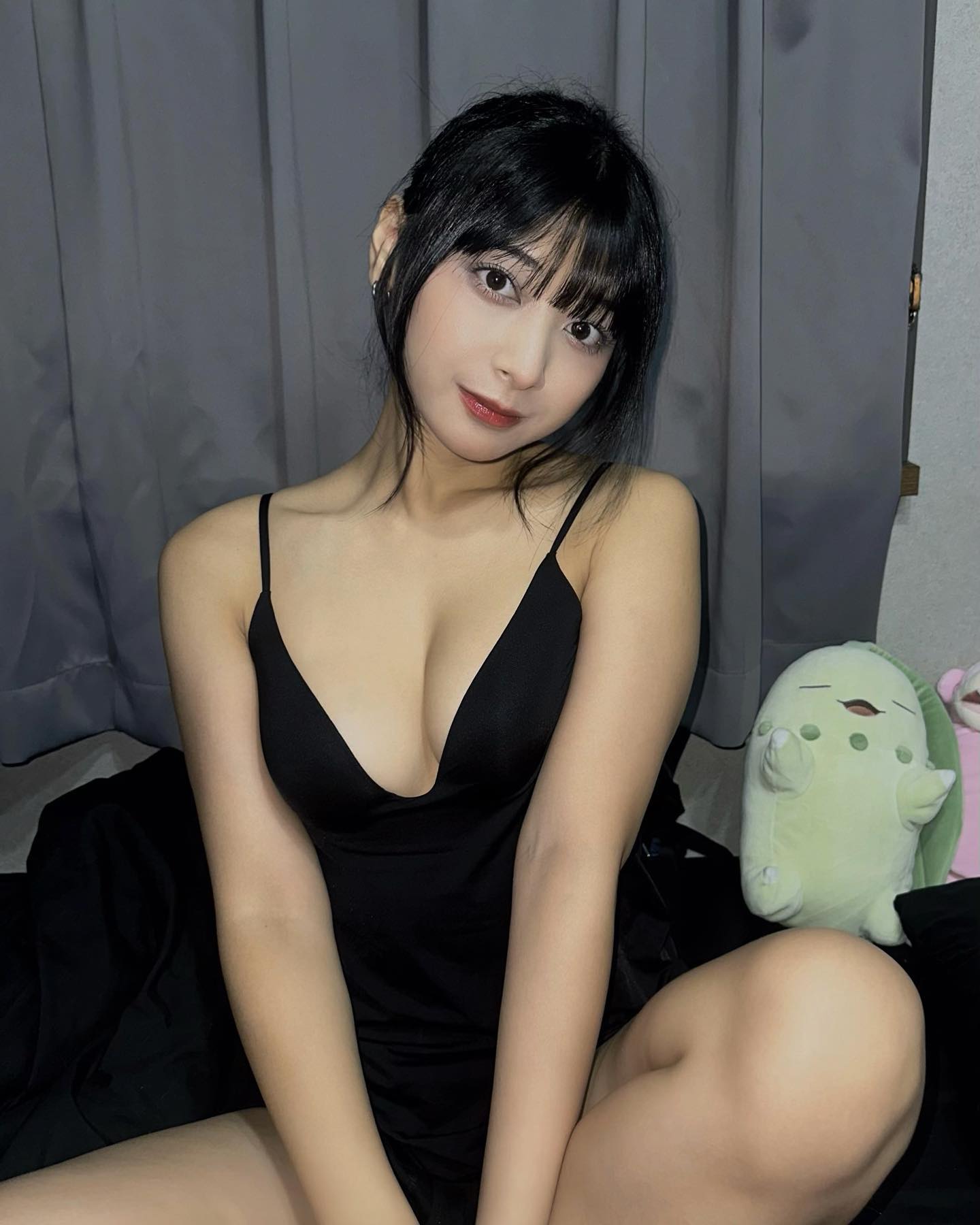 Maika Kunugi nude 10
