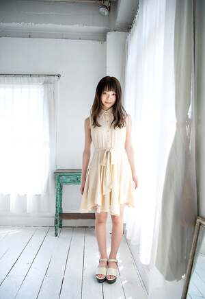 Maki Izuna nude 4