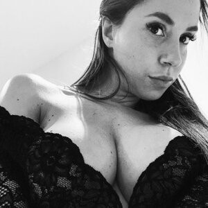 Malena La Pugliese nude 10