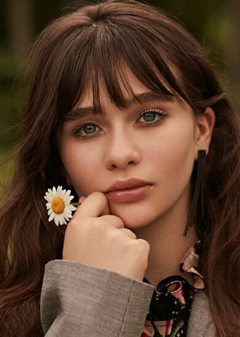 Malina Weissman nude 5