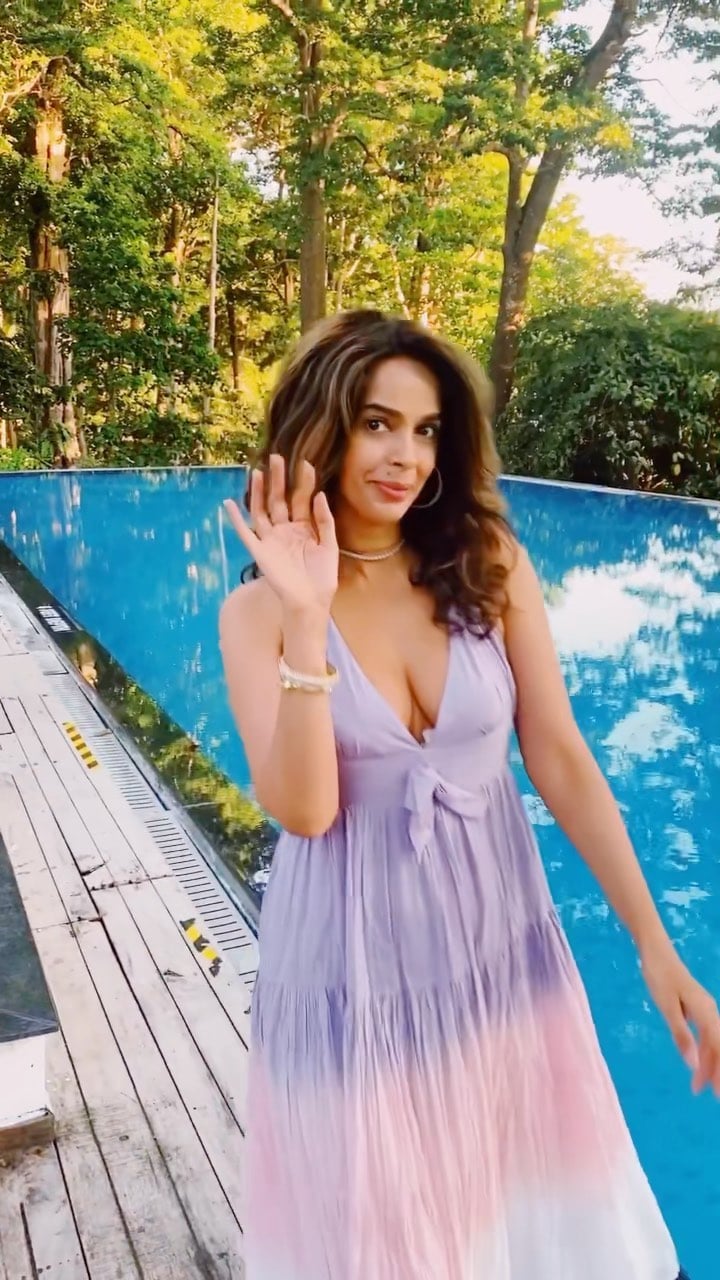 Mallika Sherawat nude 11