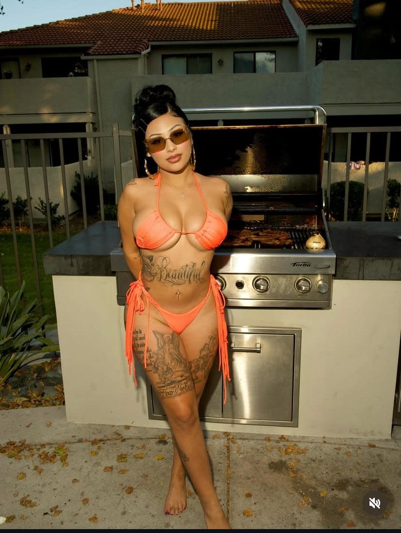 Mami Izalia nude 3