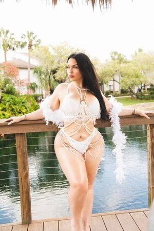 Mandi May nude 5