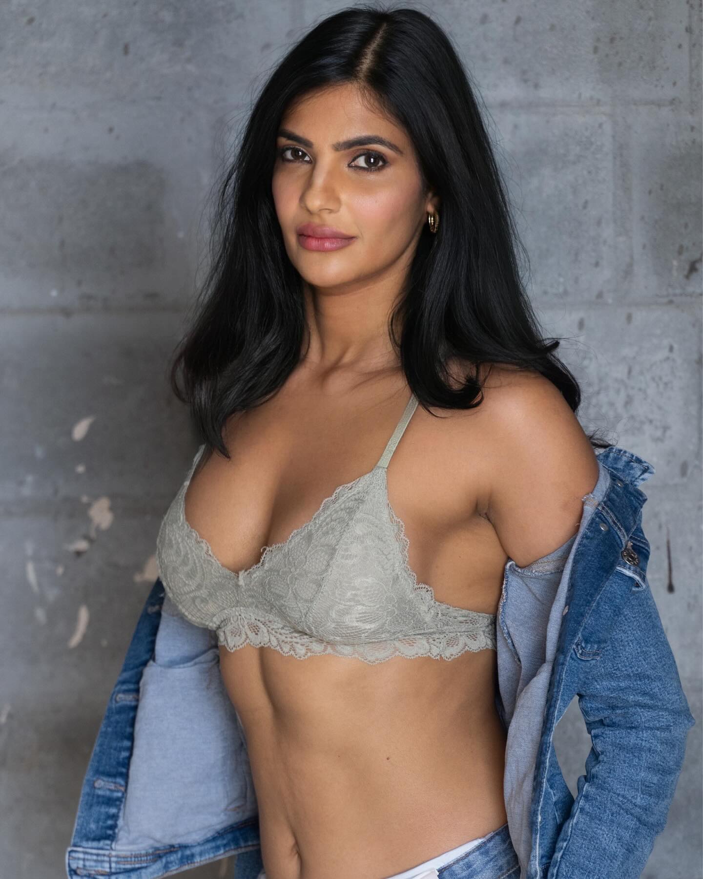 Manmeet Kaur Virk nude 11