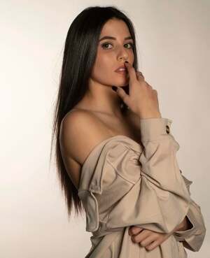 Manon Uffren nude 9