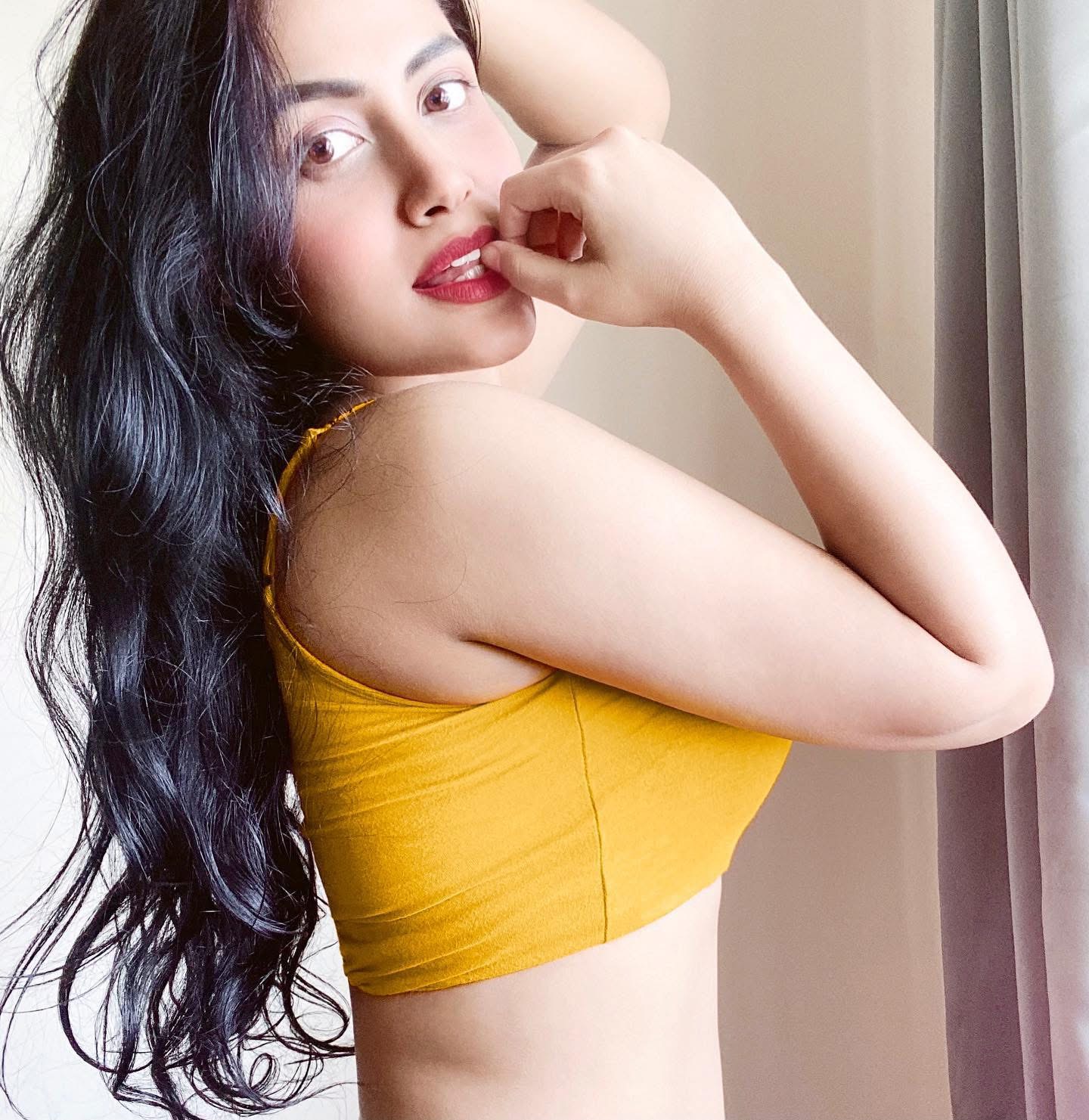 Manvi Chugh nude 5