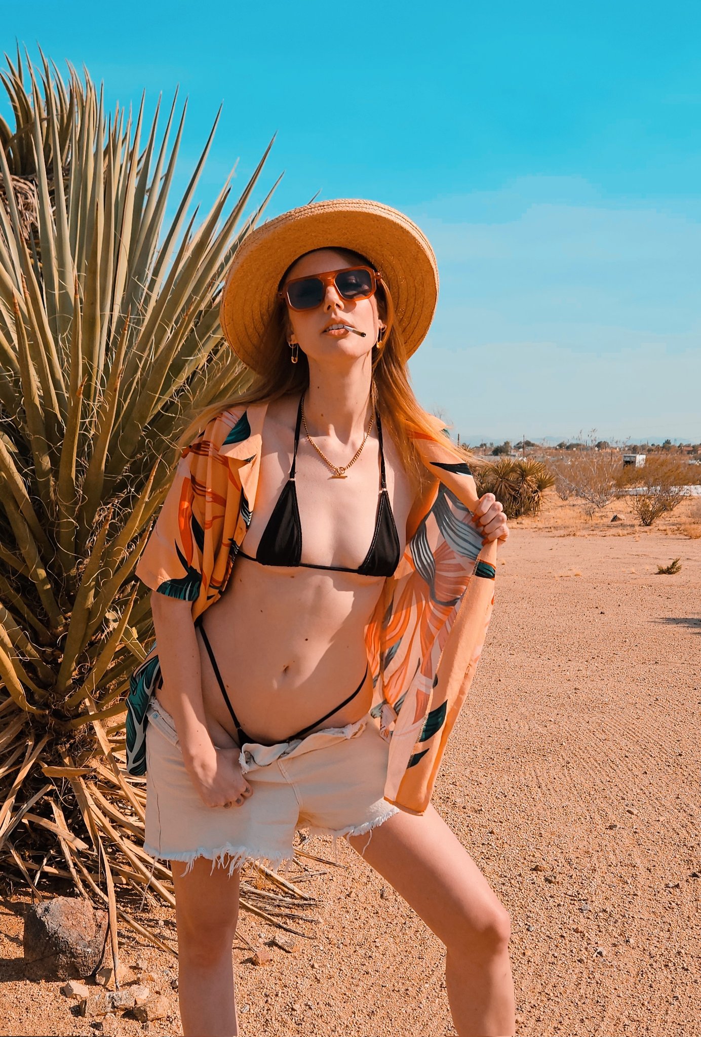 Manzi DeYoung nude 3