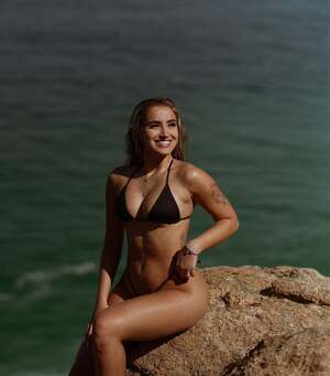 Mari Borges nude 6