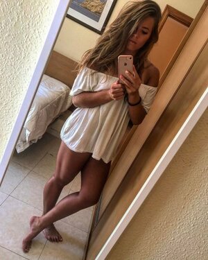 Maria Andrejczyk nude 6