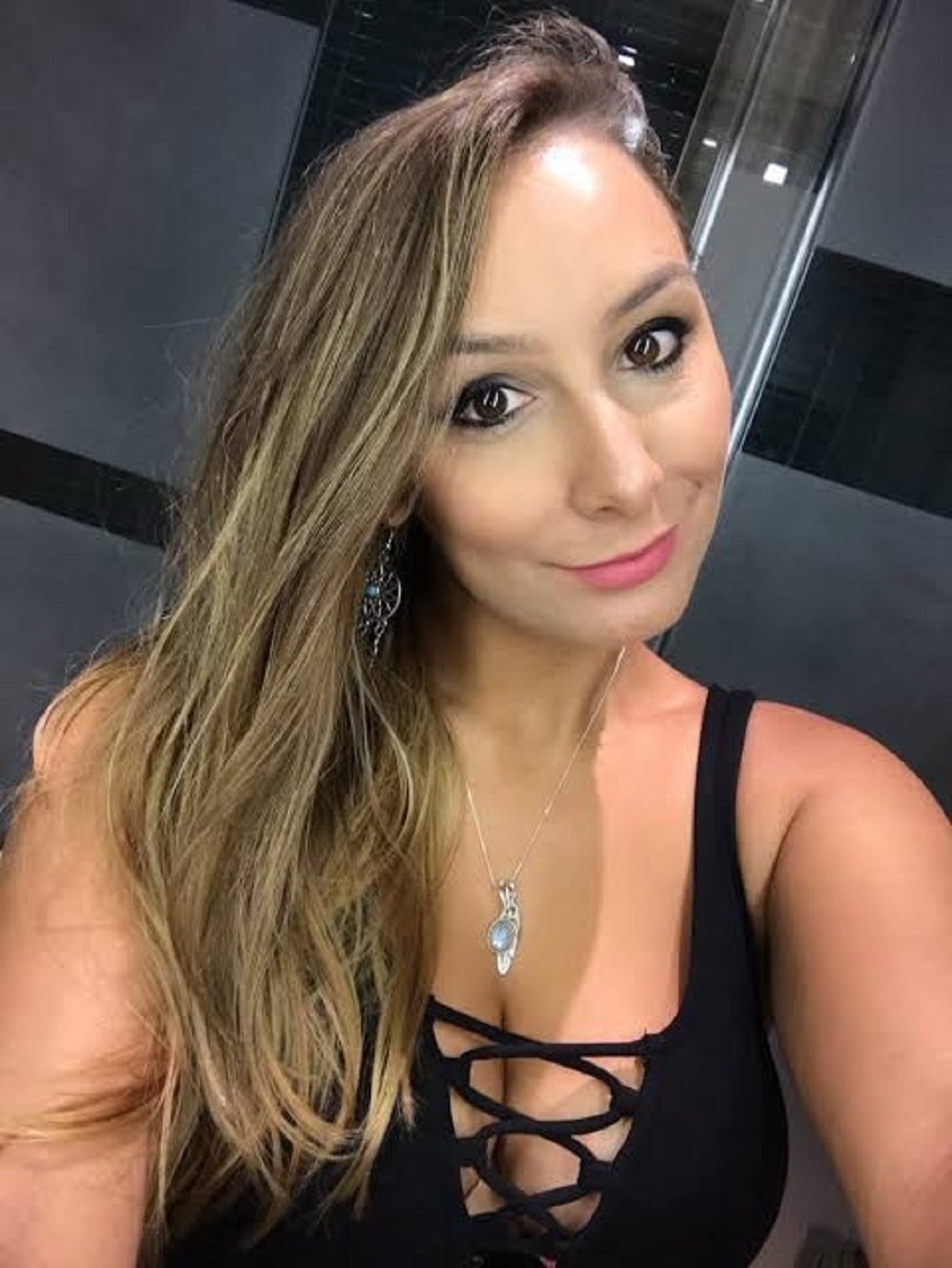 Mariah Leonne nude 3