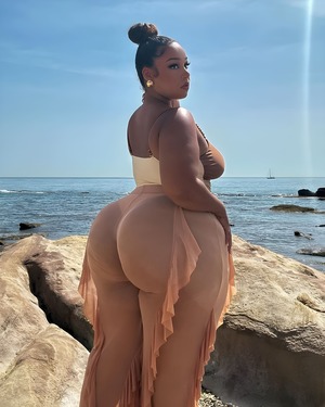 Marie Assi nude 8