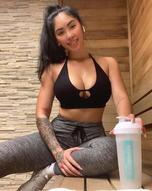 Marie Madore nude 5