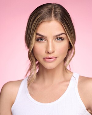 Marina Laswick nude 12