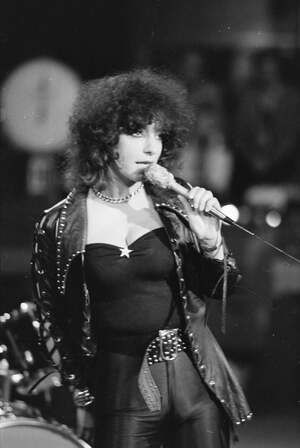 Mariska Veres nude 9