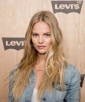 Marloes Horst nude 10