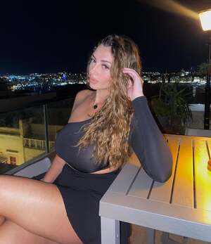 Martina Debono nude 1