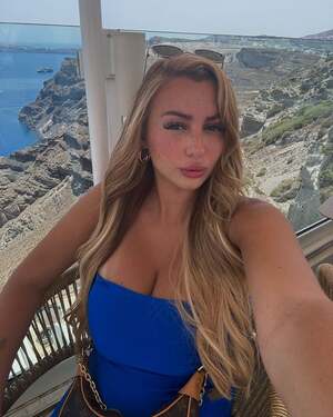 Martina Debono nude 7