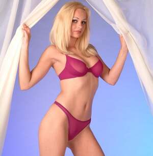 Martina Warren nude 4