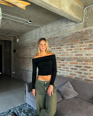 Martuccrespo nude 11