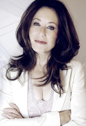 Mary McDonnell nude 4