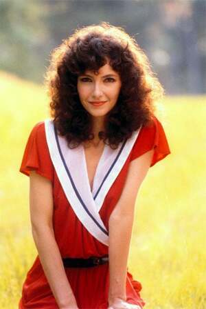 Mary Steenburgen nude 12