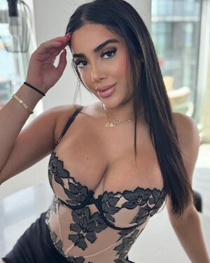 Mary Yousefi nude 5