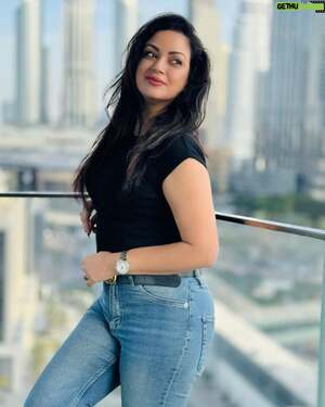 Maryam Zakaria nude 10