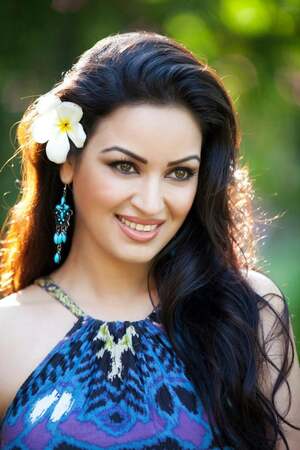 Maryam Zakaria nude 5