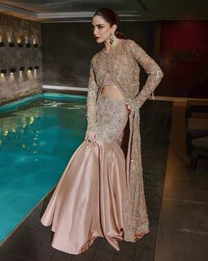 Maya Ali nude 10