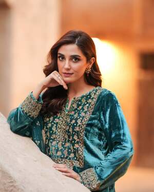 Maya Ali nude 5