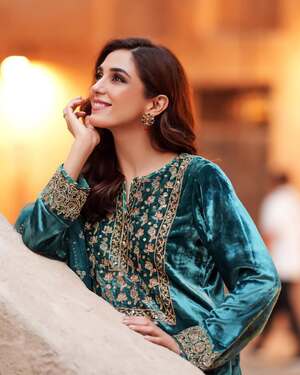 Maya Ali nude 8